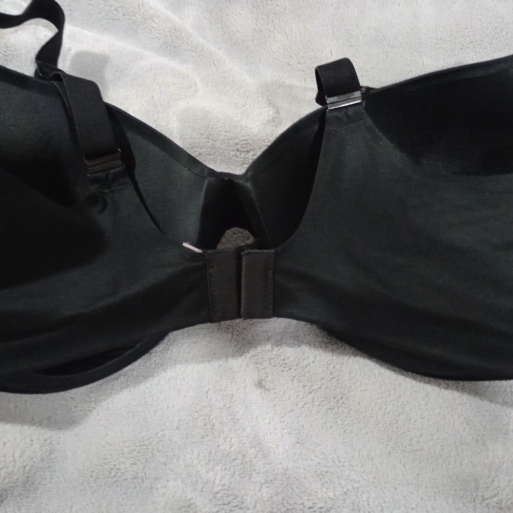 Victoria's Secret Black Bra - Picture 2 of 5